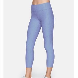 Outdoor Voices 3/4 Warm up leggings in lilac